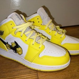 Air Jordan 1 mid SE GS rose patch dynamic yellow